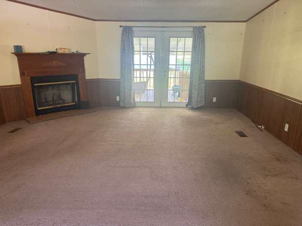 187 Dyke St #E, Big Sandy, TN 38221