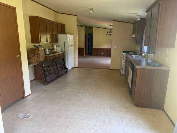 187 Dyke St #E, Big Sandy, TN 38221