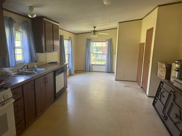 187 Dyke St #E, Big Sandy, TN 38221