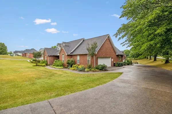 6 County House Cir, Carthage, TN 37030