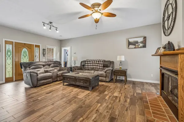 6 County House Cir, Carthage, TN 37030
