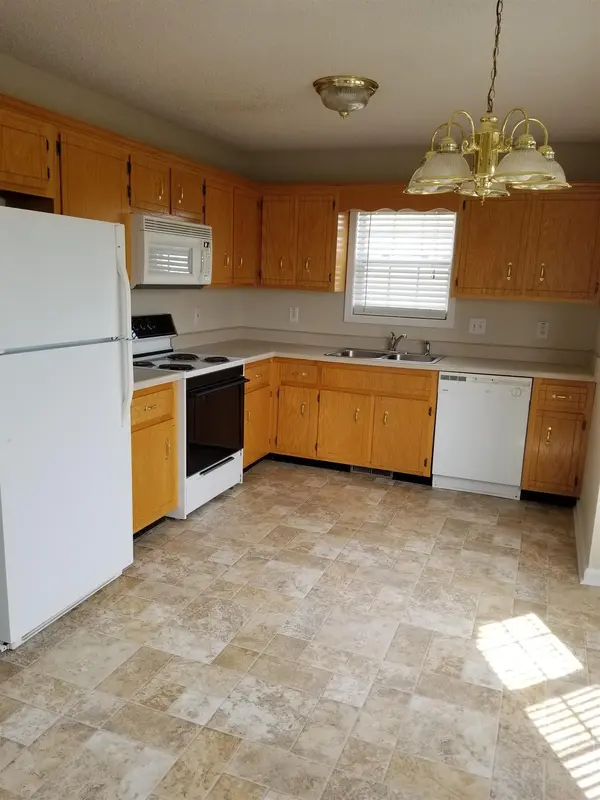 102 Josephines Ct, Oak Grove, KY 42262