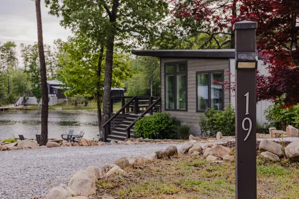 19 Lillypad Ln, Tracy City, TN 37387