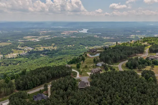 2485 River Bluffs Drive, Jasper, TN 37347