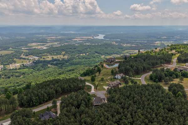 2485 River Bluffs Drive, Jasper, TN 37347
