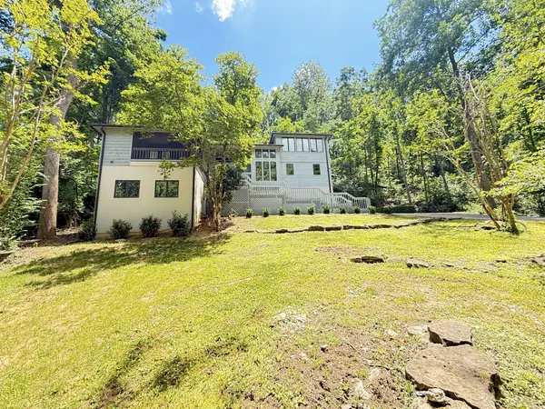 6617 Chatsworth Pl, Nashville, TN 37205