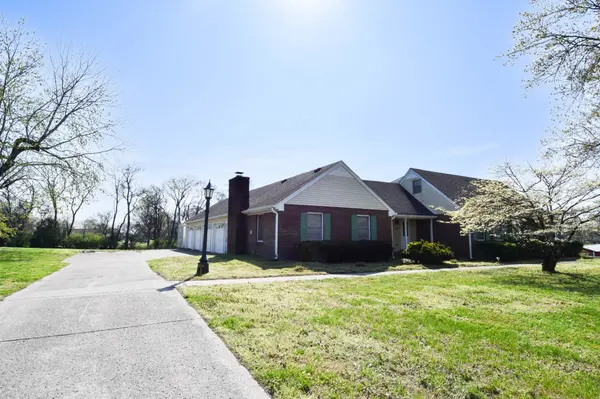 1059 Robertson Rd, Gallatin, TN 37066