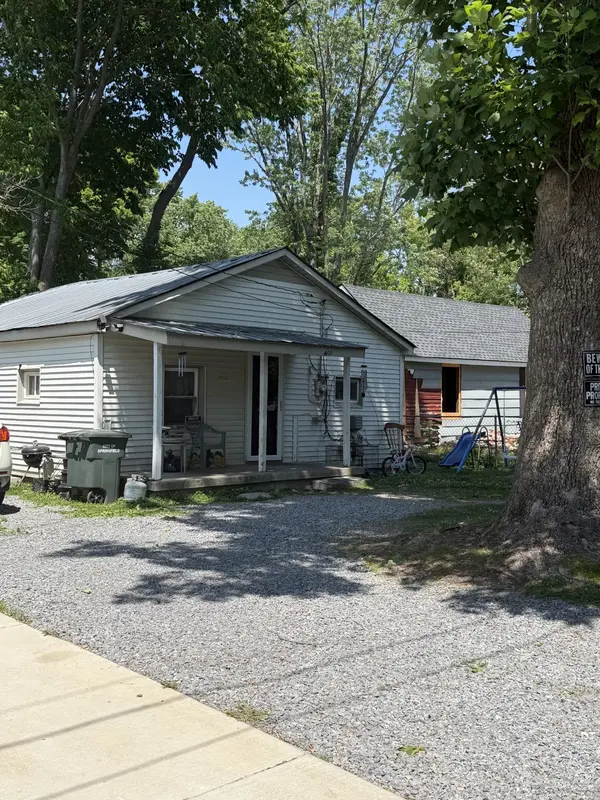 721 17th Ave #W, Springfield, TN 37172
