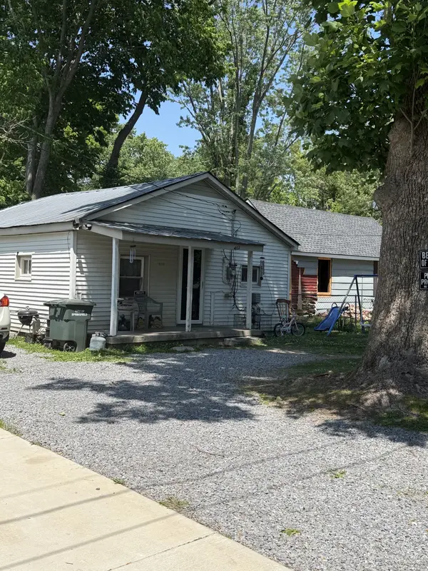 721 17th Ave #W, Springfield, TN 37172