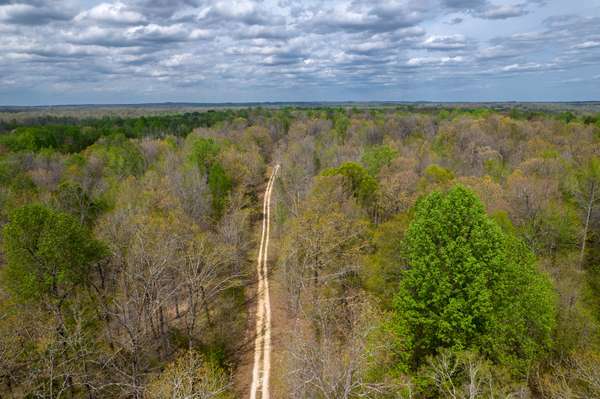 735 Beaver Canal Ln, Huntingdon, TN 38344