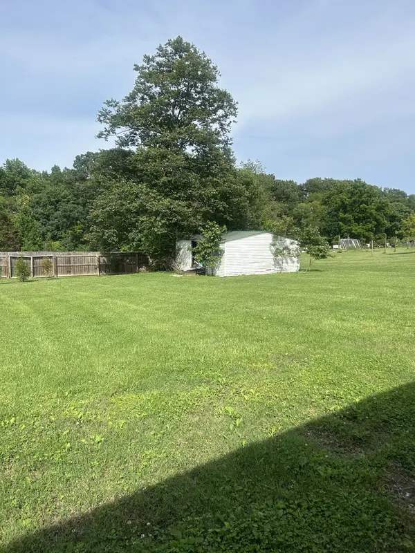 500 Prosser Rd, Lawrenceburg, TN 38464