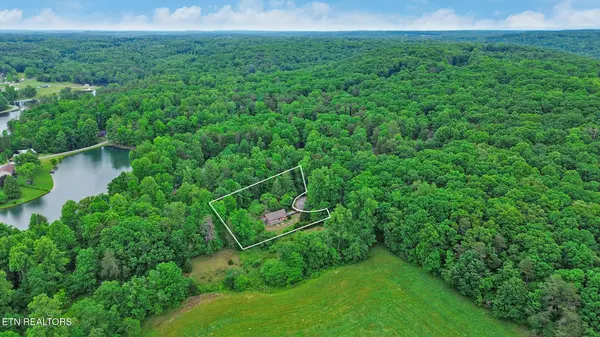 89 Crockett Circle, Crossville, TN 38572