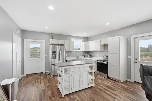1050 Franks Ferry Rd, Sparta, TN 38583