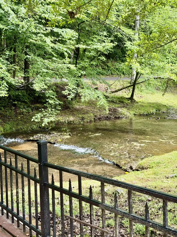 230 Raven Bluff Rd, Lawrenceburg, TN 38464