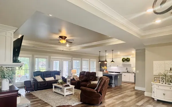 176 Post Oak Ln, Smithville, TN 37166