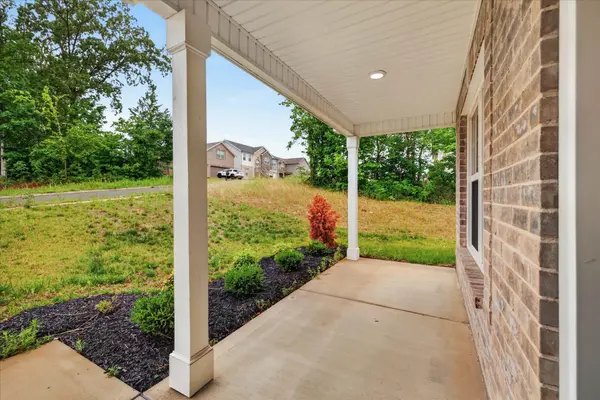 1301 Gentry Dr, Clarksville, TN 37043
