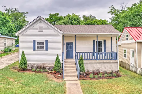 945 Clark St, Clarksville, TN 37040