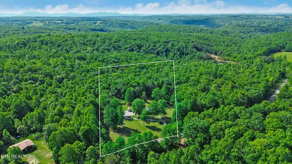 293 Christian Rd, Crossville, TN 38572