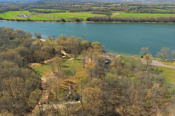 1118 Carrollville Landing Rd, Clifton, TN 38425