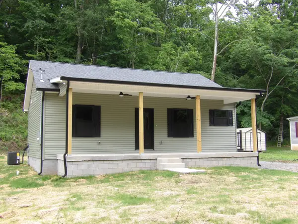 302 W Richland Ave, Waverly, TN 37185
