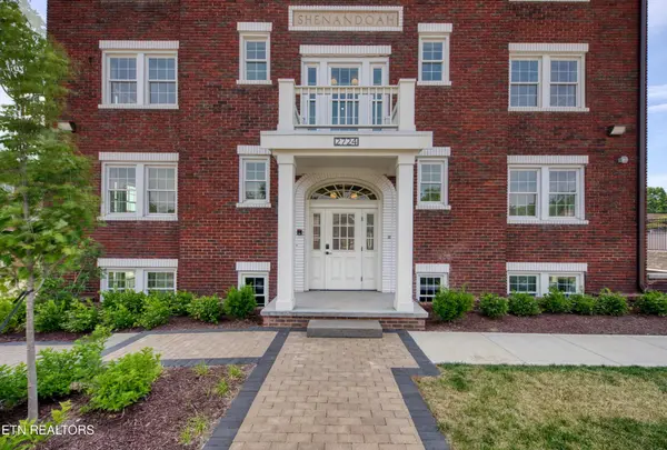 2724 E Magnolia Ave #402, Knoxville, TN 37914
