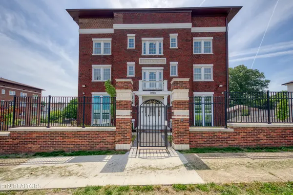 2724 E Magnolia Ave #402, Knoxville, TN 37914