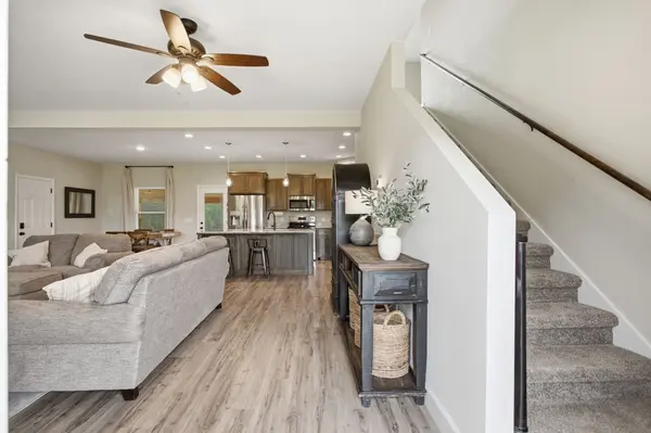3760 Mealer Rd, Chapel Hill, TN 37034