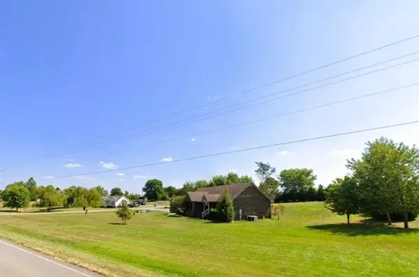 1007 Robert Elder Ct, Cedar Hill, TN 37032