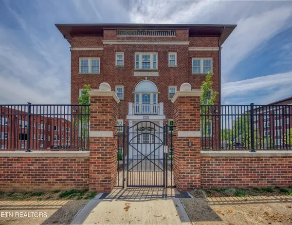 2730 E Magnolia Ave #303, Knoxville, TN 37914
