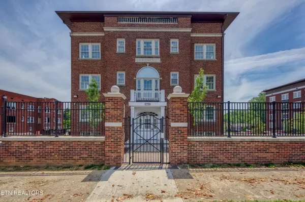 2730 E Magnolia Ave #303, Knoxville, TN 37914