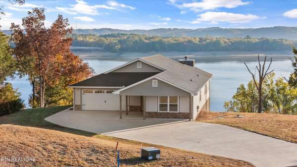 313 Sunrise Tr, Dandridge, TN 37725