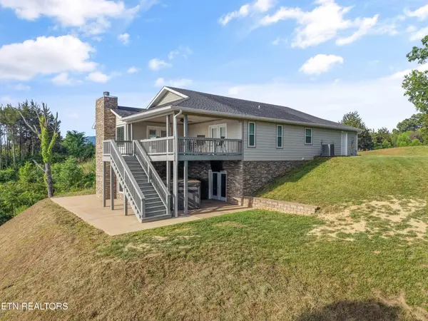 313 Sunrise Tr, Dandridge, TN 37725