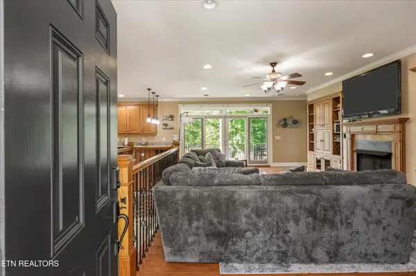 2177 Riverview Drive, Dandridge, TN 37725