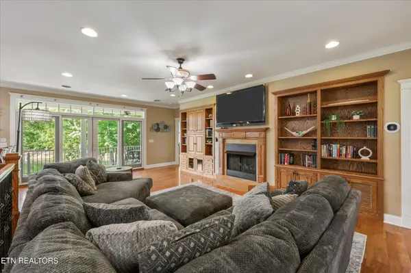 2177 Riverview Drive, Dandridge, TN 37725