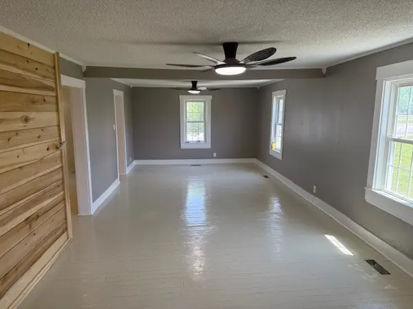 2373 Highway 43 #S, Leoma, TN 38468