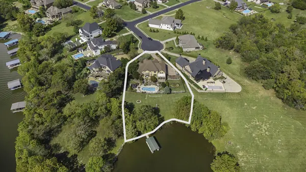 824 Stonebrook Dr, Lebanon, TN 37087
