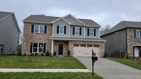 1044 Wickshire Dr, Gallatin, TN 37066