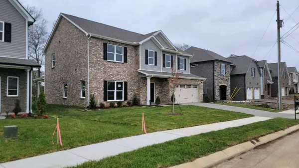 1044 Wickshire Dr, Gallatin, TN 37066