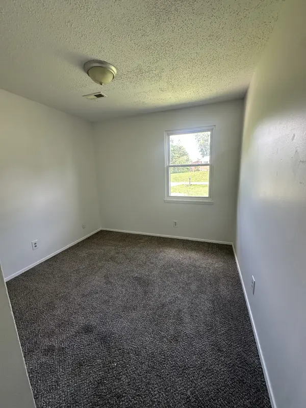 312 Plantation Dr, Clarksville, TN 37042