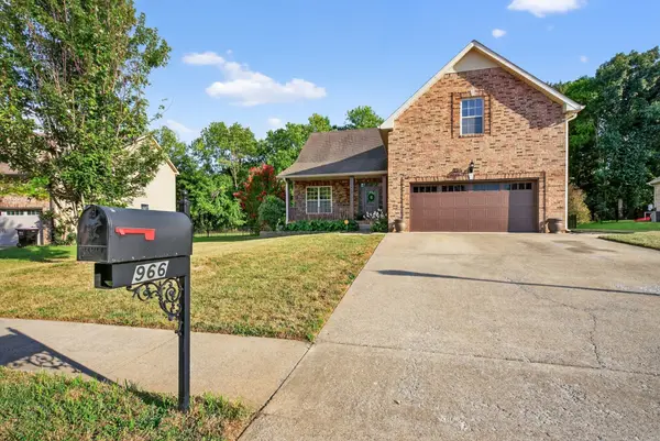 966 Willow Cir, Clarksville, TN 37043