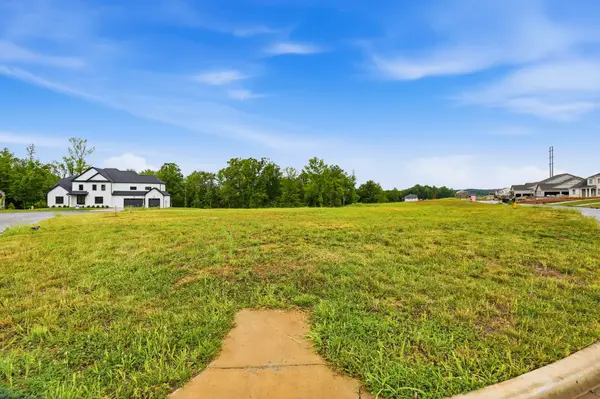 705 Sandringham Ct, Clarksville, TN 37043