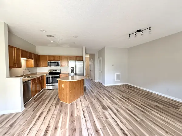 7277 Charlotte #105, Nashville, TN 37209