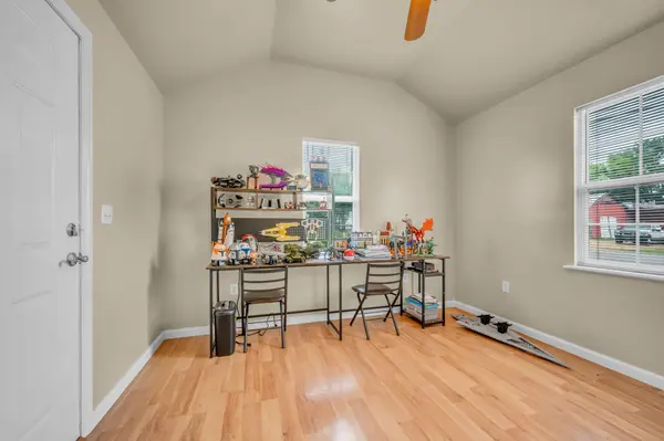 55 College St #N, Mc Ewen, TN 37101