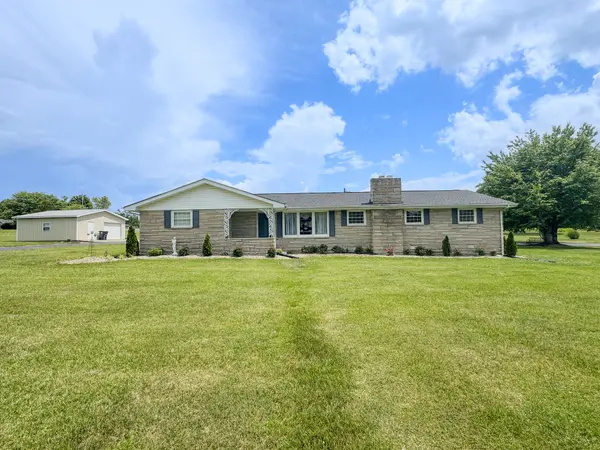 1406 Ellington Dr, Lafayette, TN 37083
