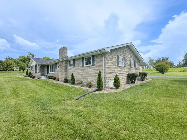 1406 Ellington Dr, Lafayette, TN 37083