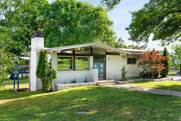 179 Snug Harbor Dr, Hendersonville, TN 37075