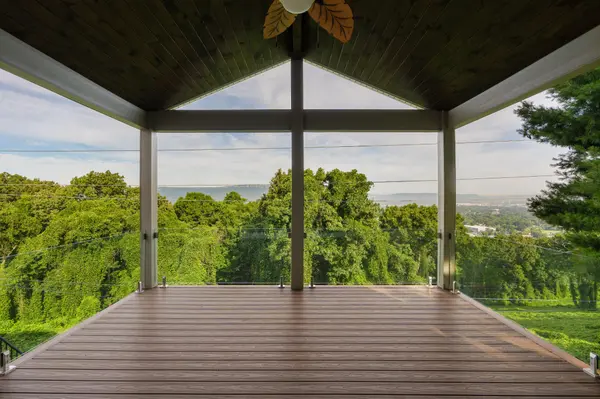 661 S Crest Road, Chattanooga, TN 37404