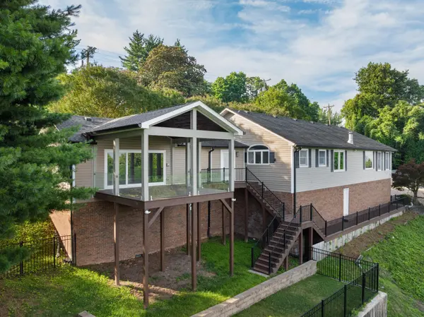 661 S Crest Road, Chattanooga, TN 37404