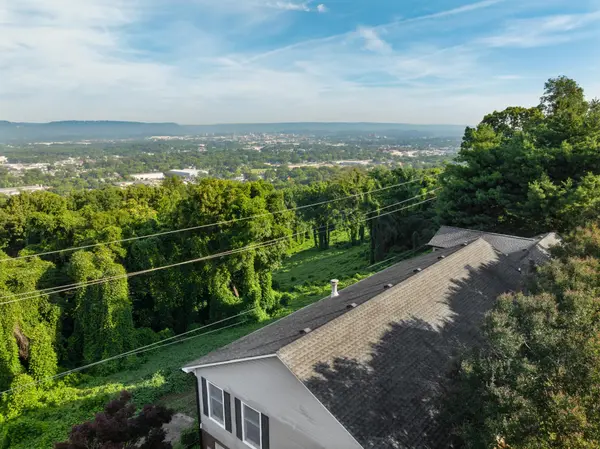 661 S Crest Road, Chattanooga, TN 37404