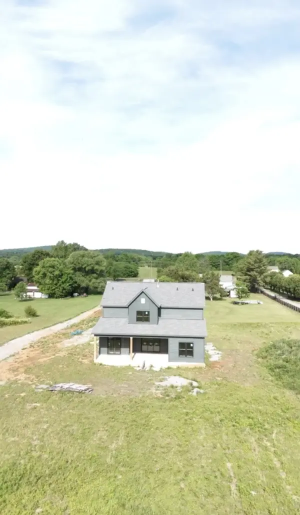 2121 Kingwood Ln, Rockvale, TN 37153